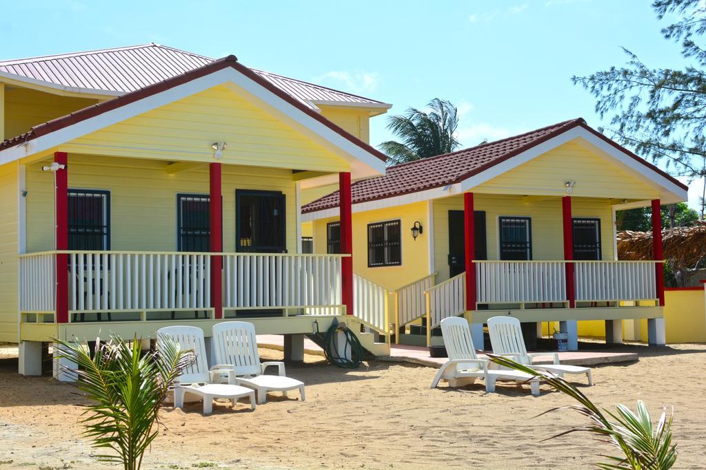 The White Horse Inn - Hopkins Village Beach Belize Kültér fotó